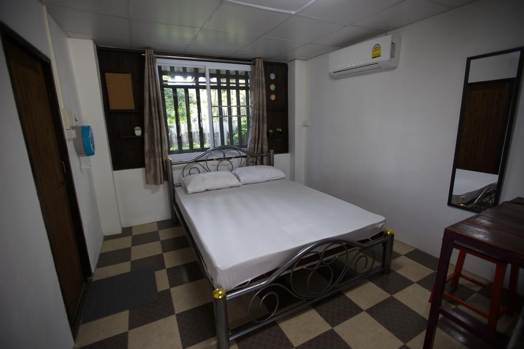 Hora Home Lampang Kültér fotó