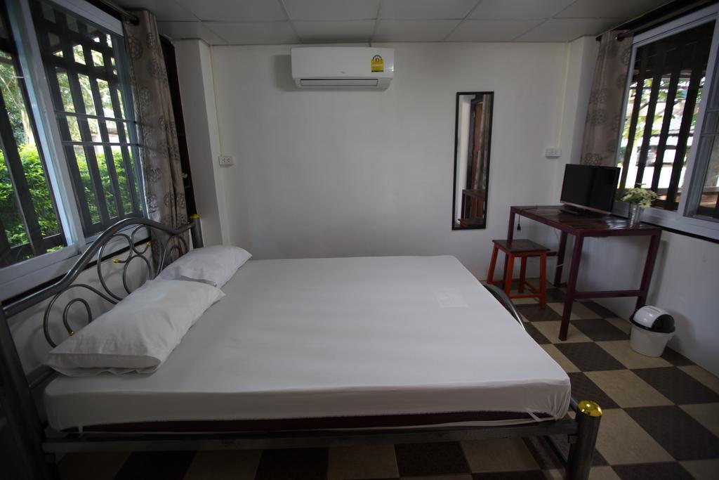 Hora Home Lampang Kültér fotó