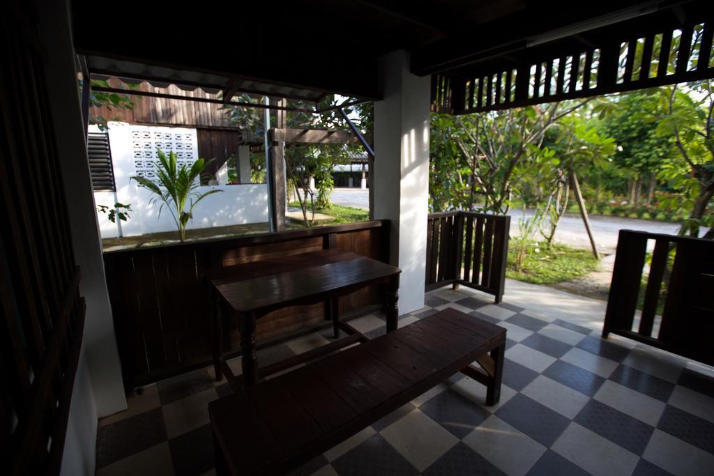 Hora Home Lampang Kültér fotó