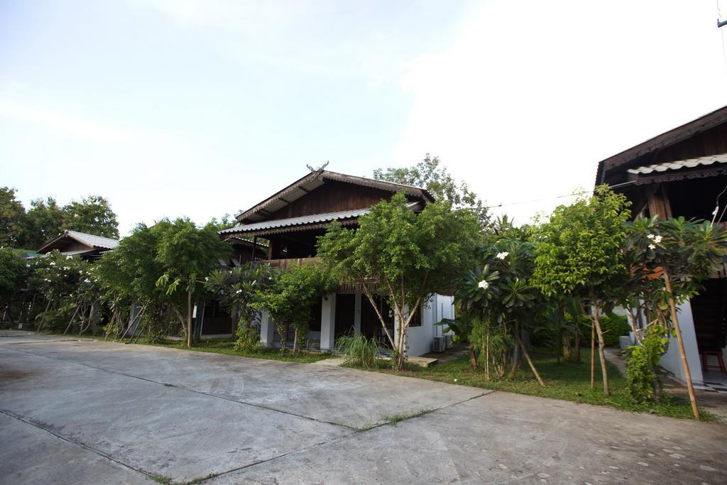 Hora Home Lampang Kültér fotó
