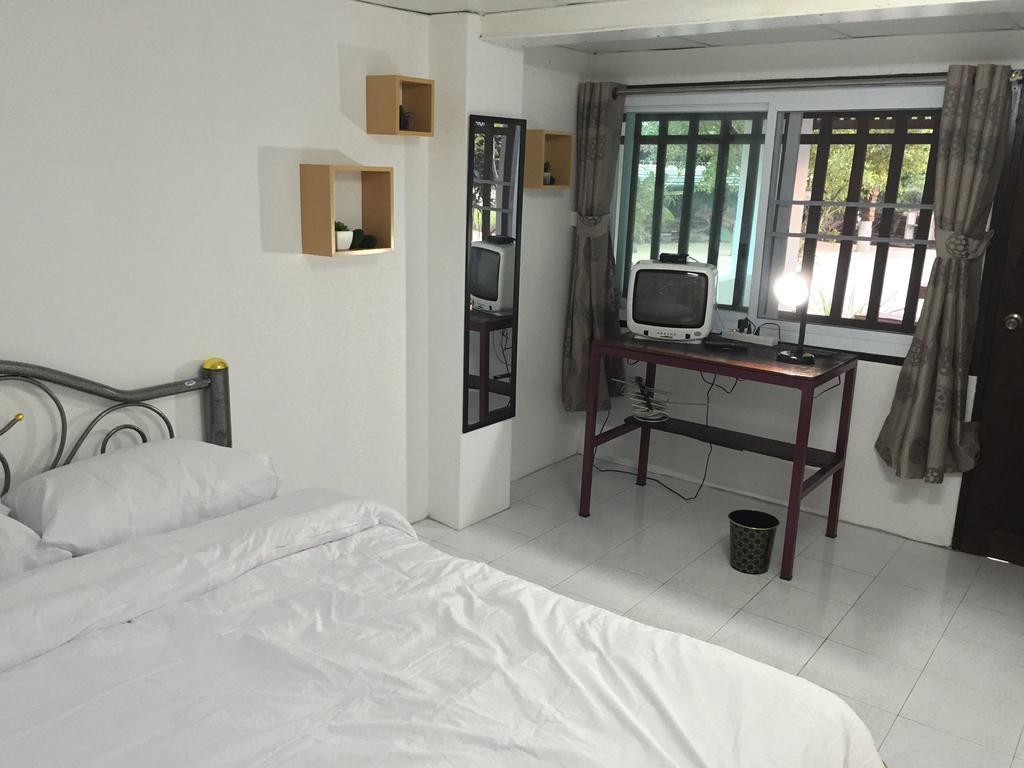 Hora Home Lampang Kültér fotó